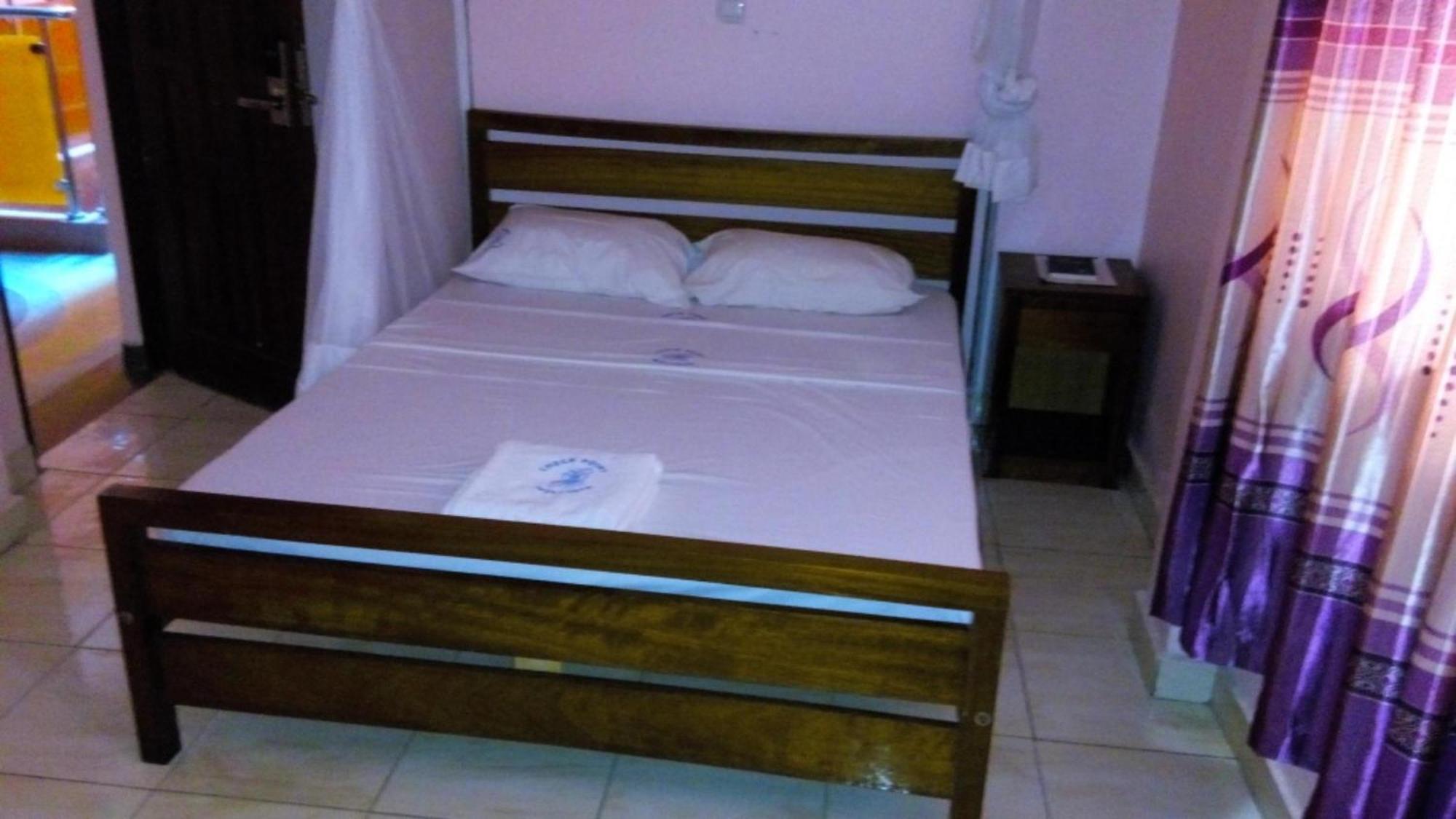 Checkpoint Inn Hotel, Mombasa Extérieur photo