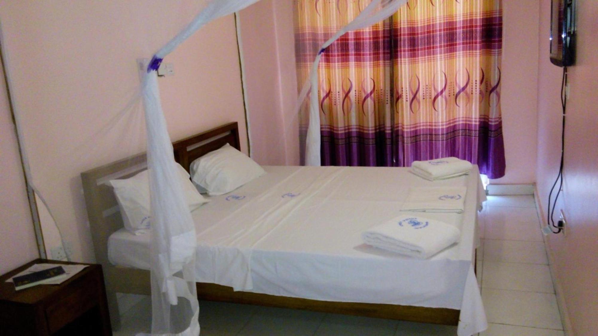 Checkpoint Inn Hotel, Mombasa Extérieur photo