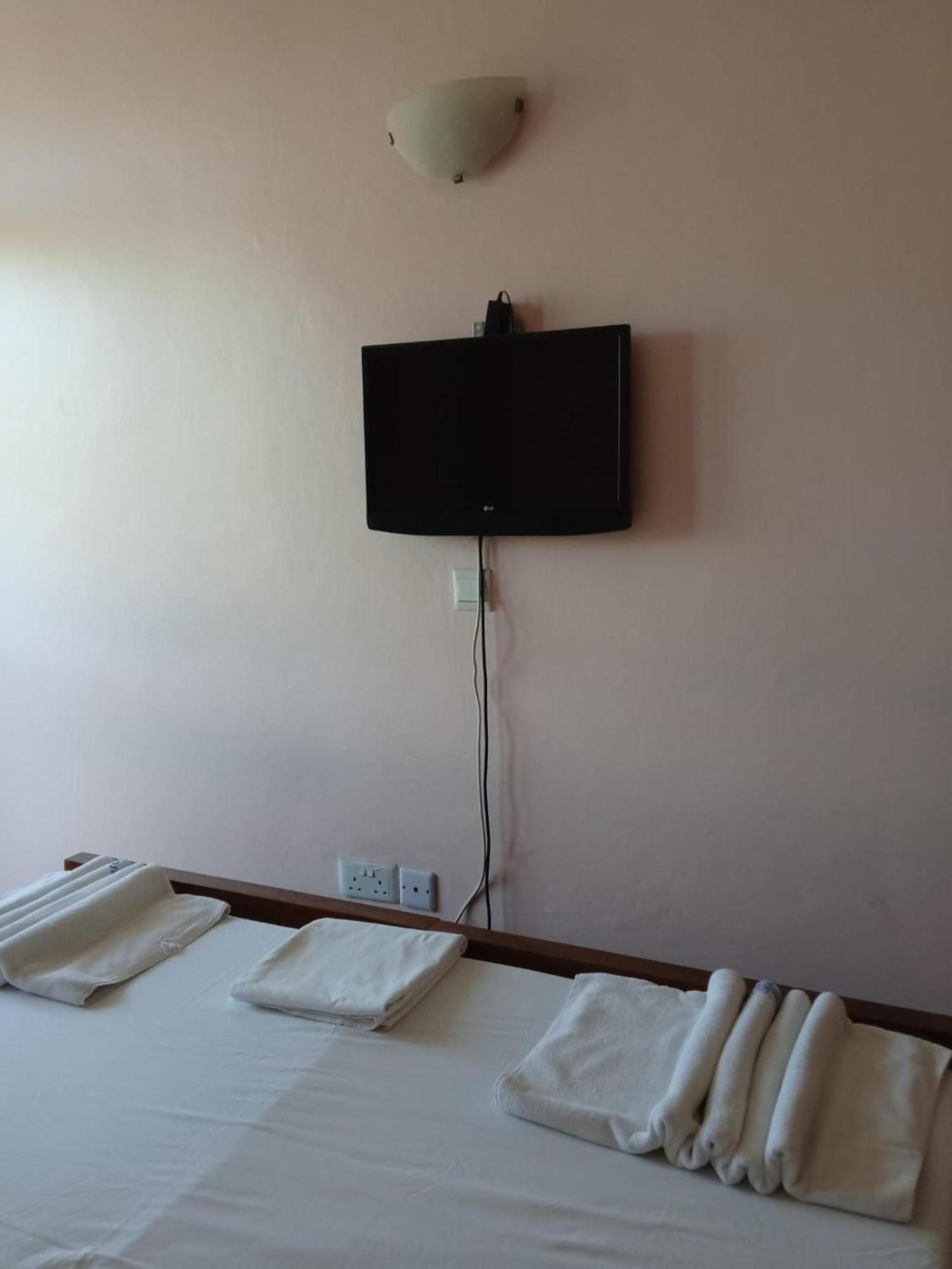 Checkpoint Inn Hotel, Mombasa Extérieur photo