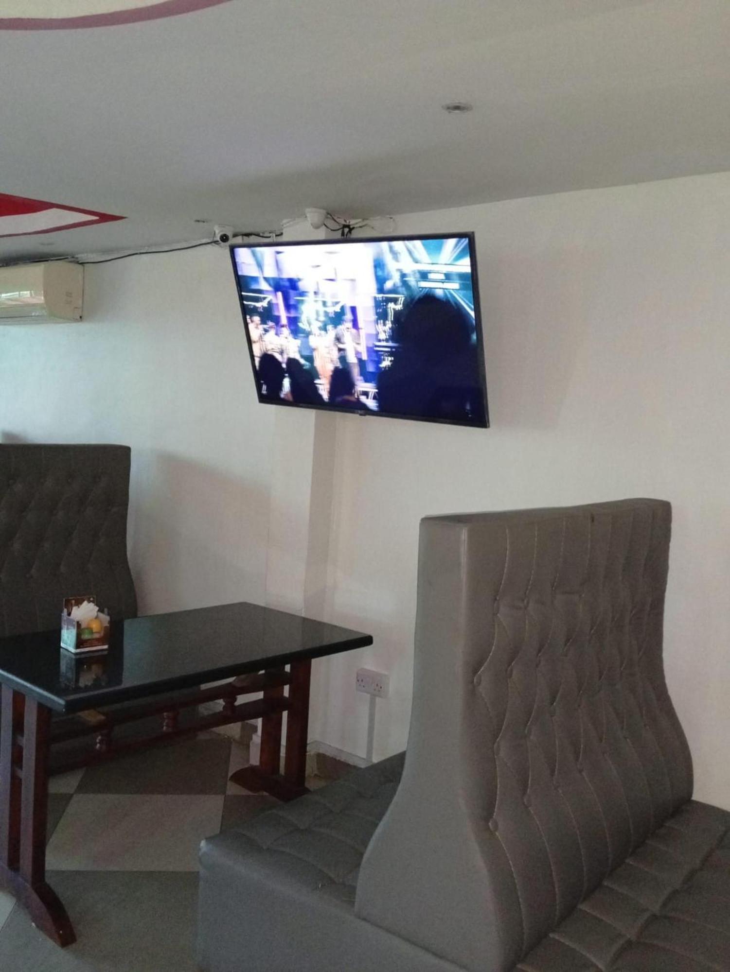 Checkpoint Inn Hotel, Mombasa Extérieur photo
