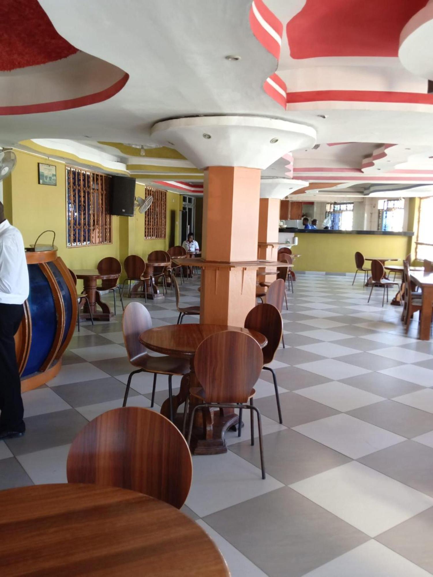 Checkpoint Inn Hotel, Mombasa Extérieur photo