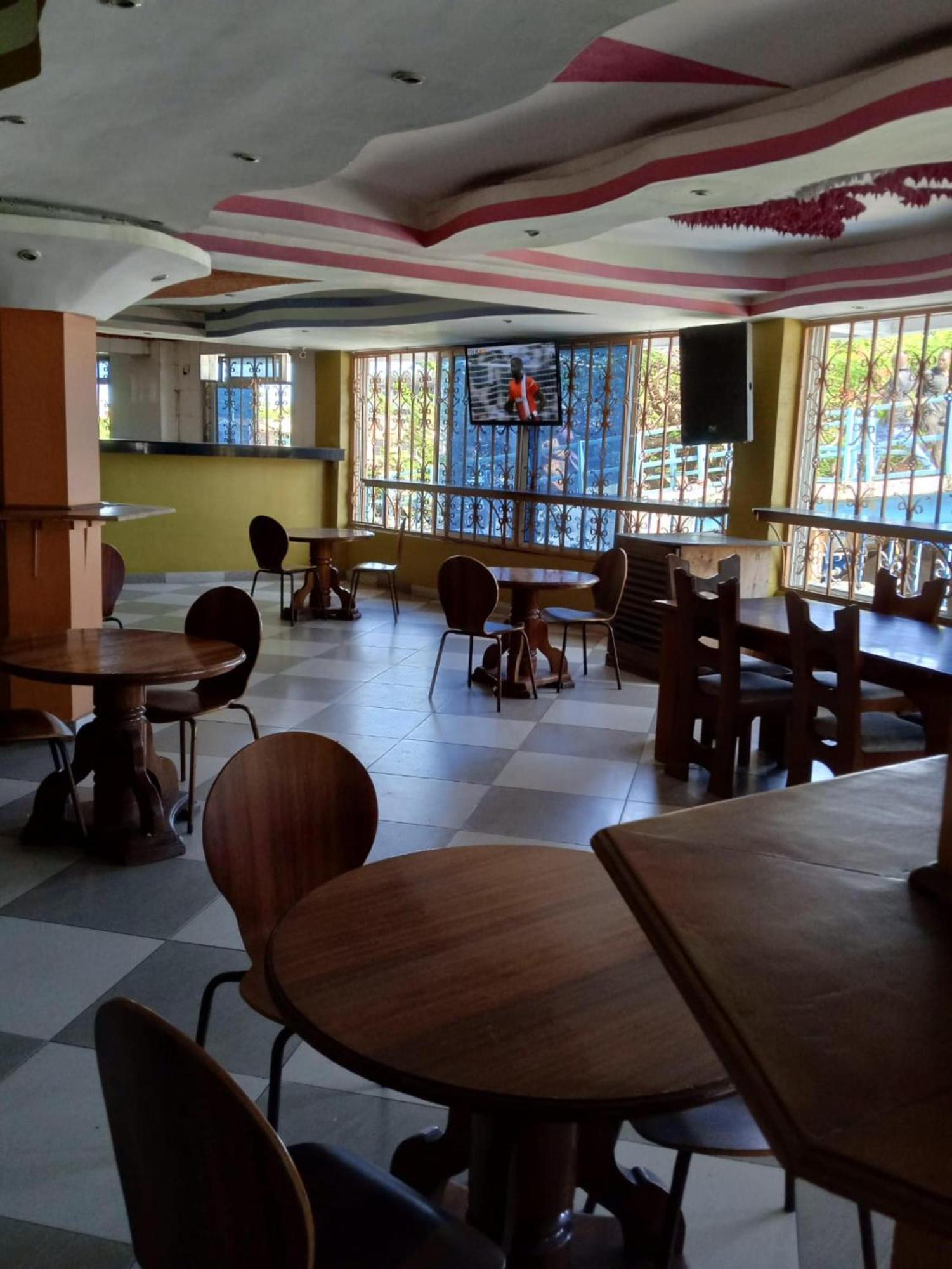 Checkpoint Inn Hotel, Mombasa Extérieur photo